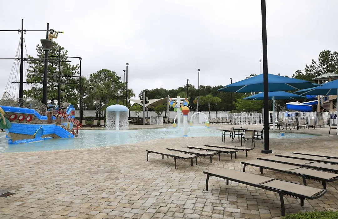 Unit At The Sheraton Broadway Plantation-1