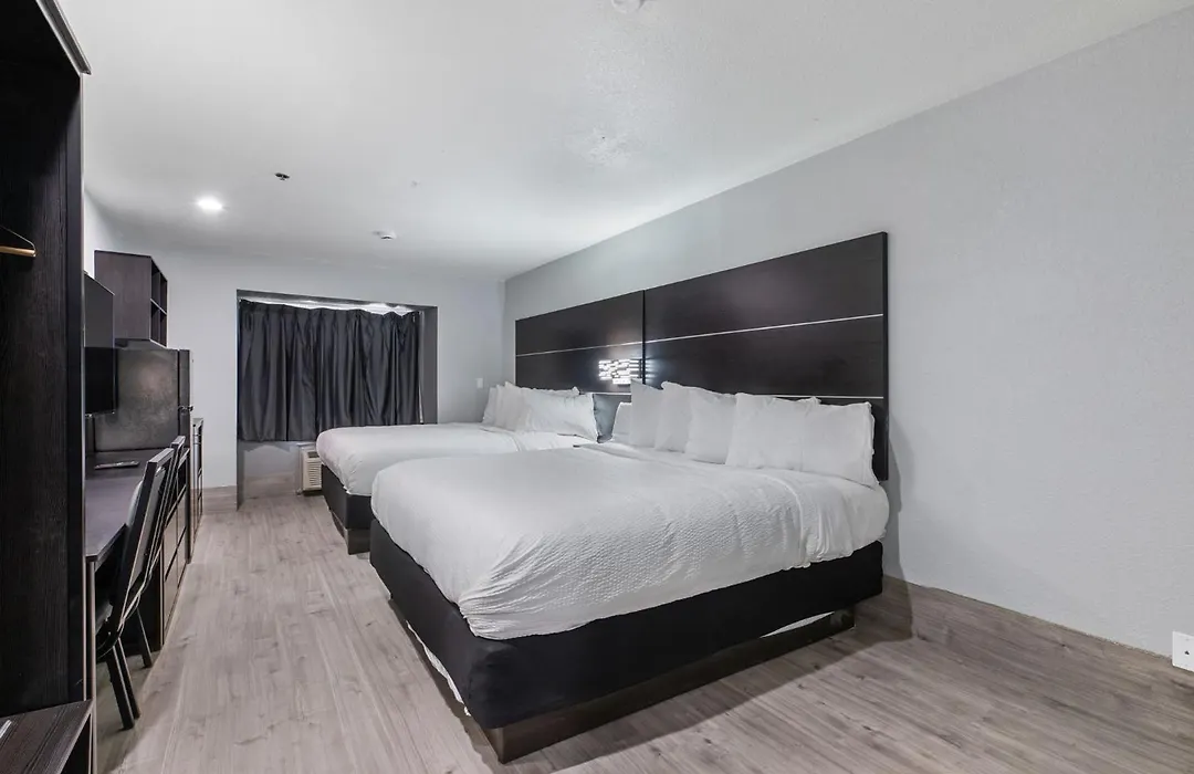 Baymont By Wyndham San Antonio Downtown-1