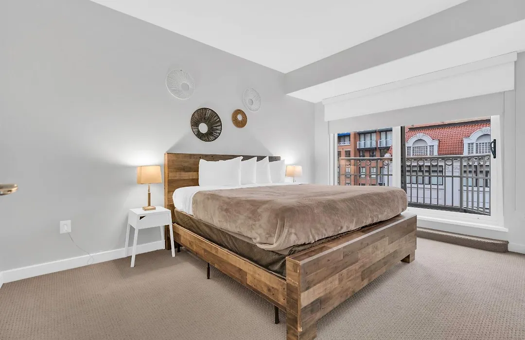 Heaven On Washington Fully Furnished Apartments-1