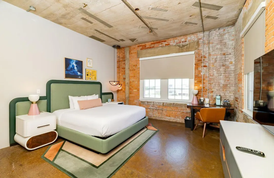 Canvas Hotel Dallas-1