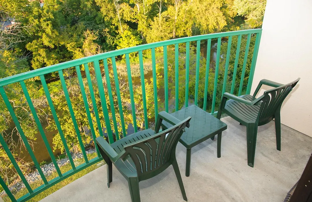 Pigeon River Inn-1
