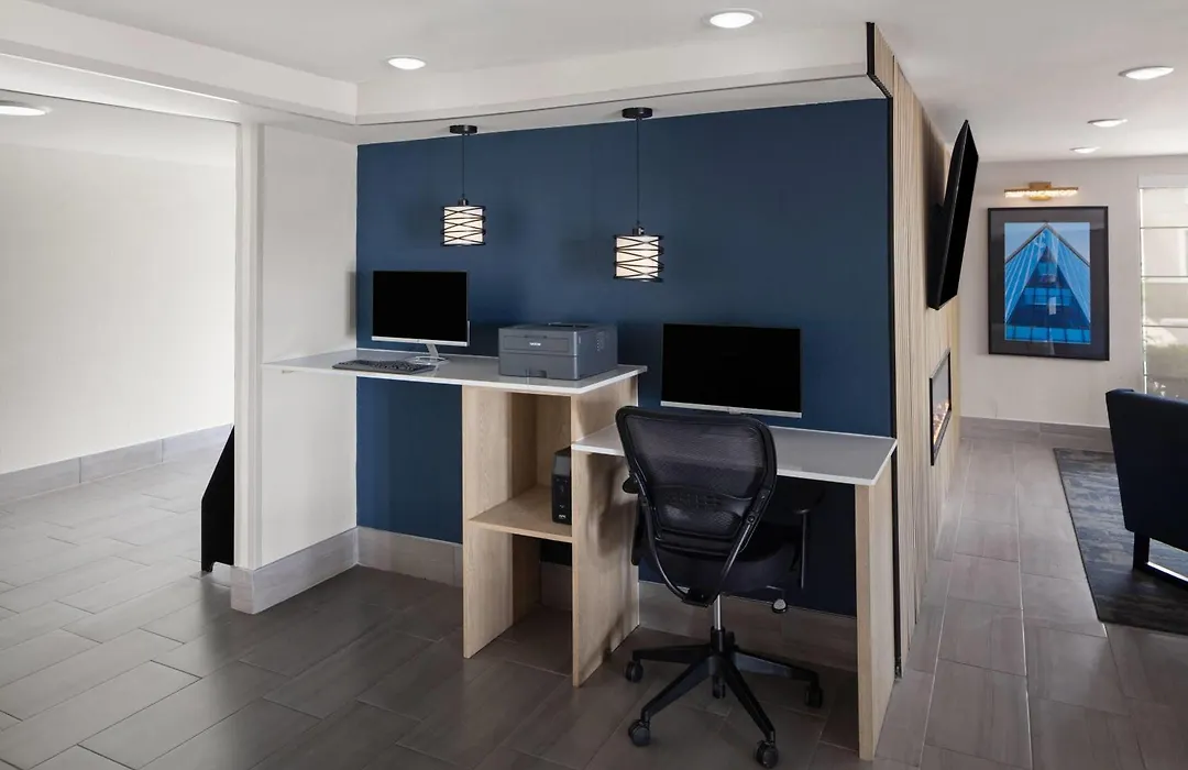 La Quinta Inn By Wyndham Omaha West-1