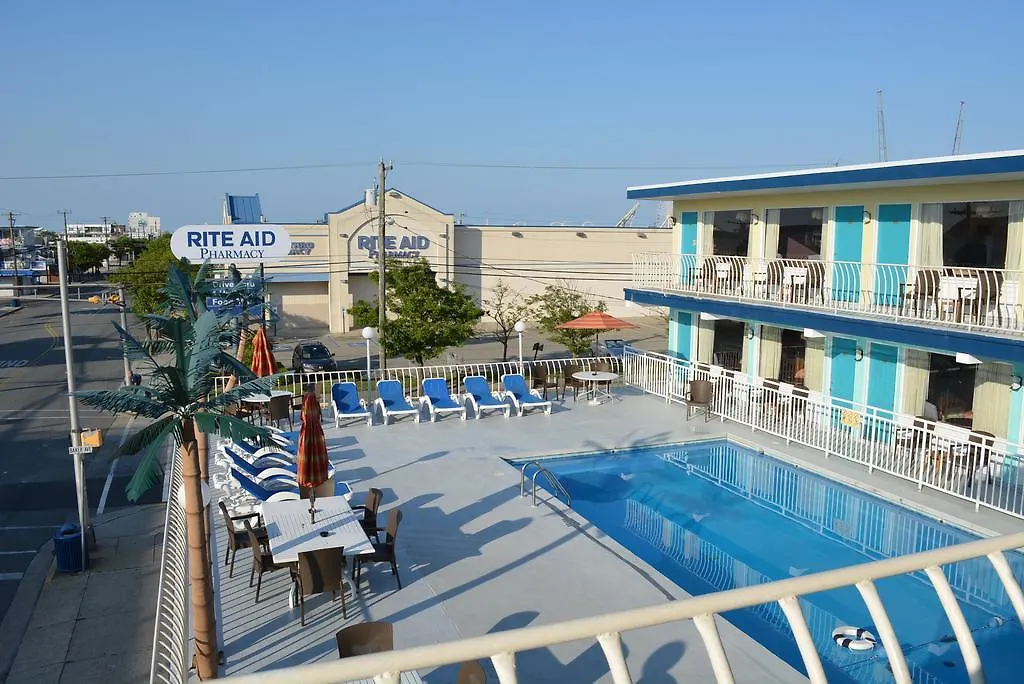 Royal Court Motel-1