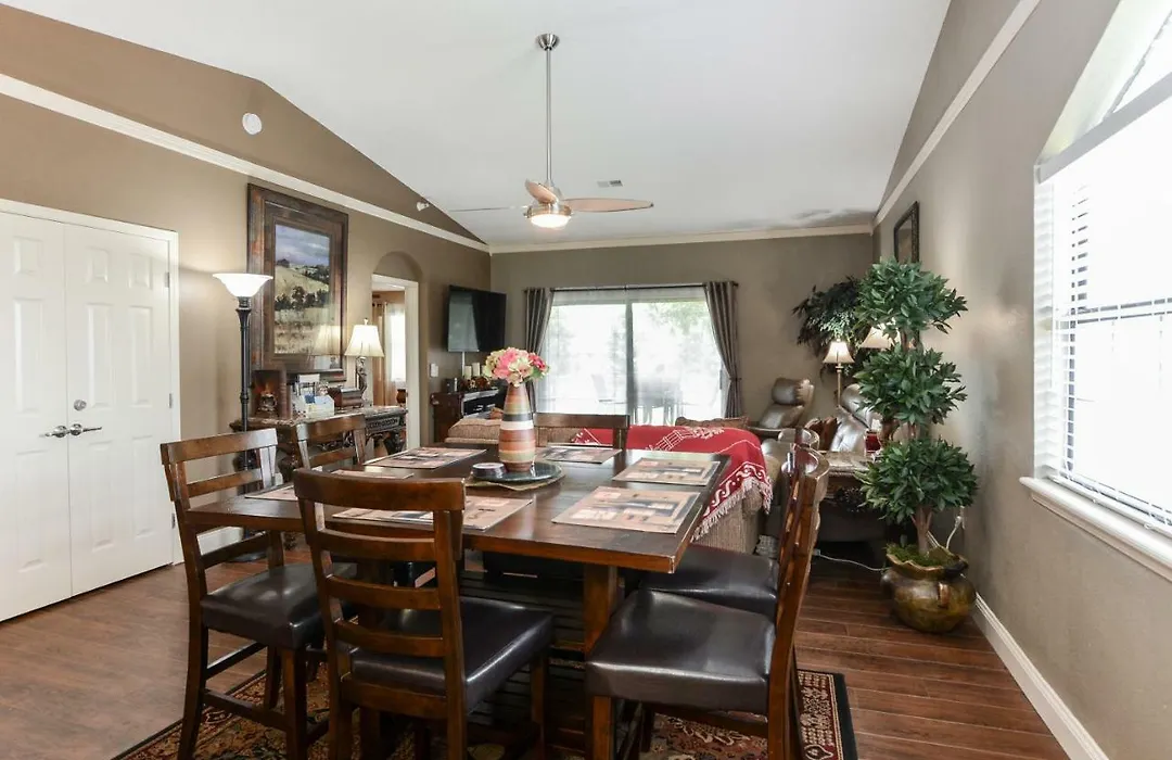 Luxury Condos At Thousand Hills - Heart Of Branson - Beautifully Remodeled - Spacious And Affordable-1
