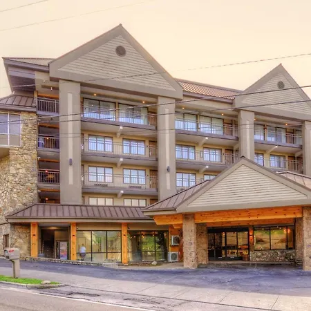 Clarion Pointe Downtown Gatlinburg-2