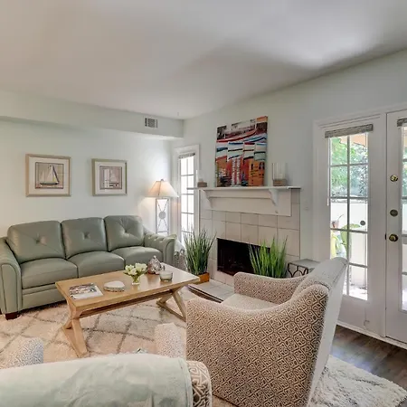 Nice Kitchen King Bed In Master Bikes & Beach Gear Included Free Shipyard Beach Parking Pass-3