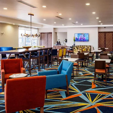 La Quinta By Wyndham Oklahoma City Airport-2