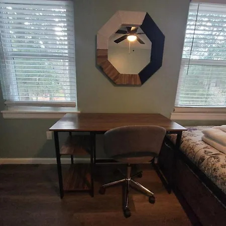 Hhi Homes- Newly Renovated Cozy Modern Pet-Friendly Villa-Ideal Location-2