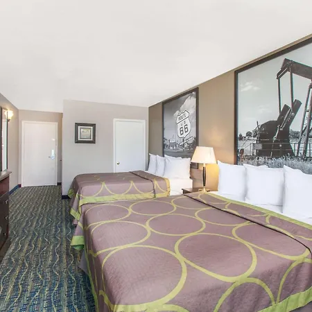 Super 8 By Wyndham Oklahoma City-2