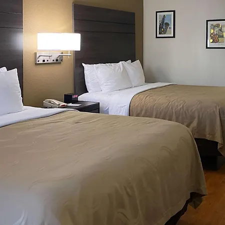 Quality Inn Branson - Hwy 76 Central-2