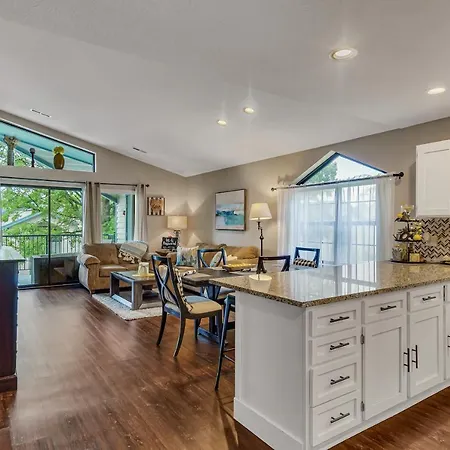 2 Bed Condo-The Greens At Thousand Hills-Coffee Bar-2