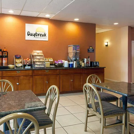 Days Inn By Wyndham Oklahoma City Fairground-2