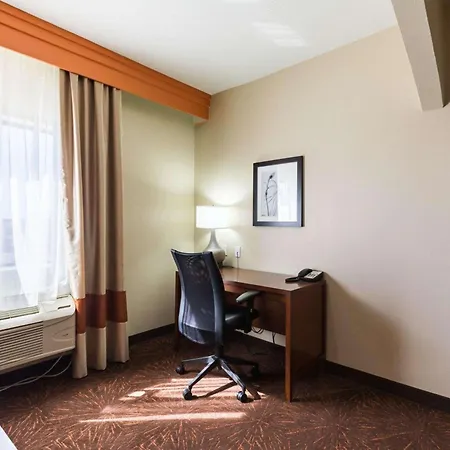 Econo Lodge Inn & Suites East Houston I-10-2