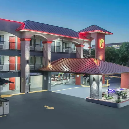 Super 8 By Wyndham Austin University/Downtown Area-3
