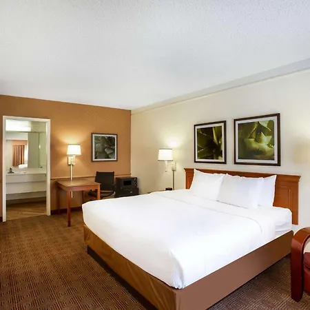 La Quinta Inn By Wyndham Austin Capitol / Downtown-3