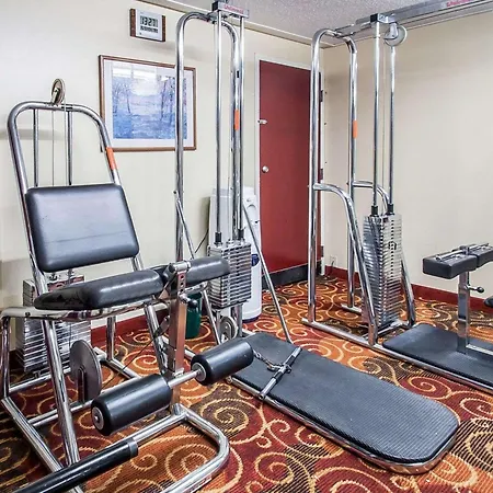 Quality Inn & Suites Kansas City I-435N Near Sports Complex-2