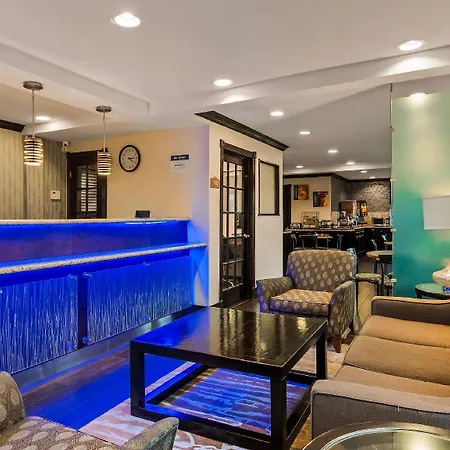 Quality Inn & Suites Dallas-Cityplace-3