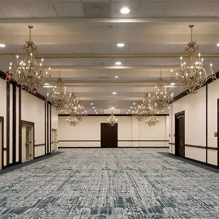 Embassy Suites By Hilton New Orleans Convention Center-3