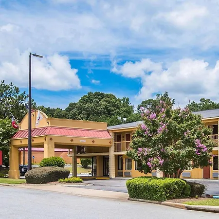 Econo Lodge Inn & Suites Columbus Near Fort Benning-2