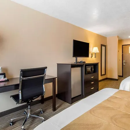 Quality Inn & Suites Albuquerque North Near Balloon Fiesta Park-3