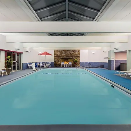 Ramada Plaza By Wyndham Portland-2
