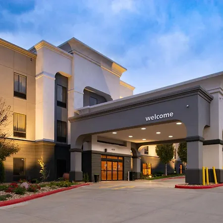 Hampton Inn Kansas City Northeast-3