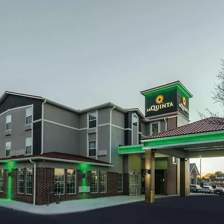 La Quinta By Wyndham Kansas City Airport-2