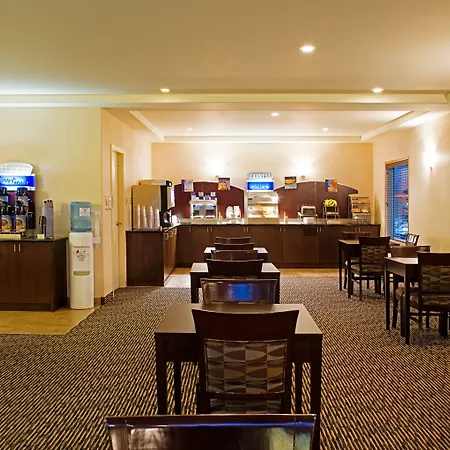 Holiday Inn Express & Suites-Regina-South By Ihg-2