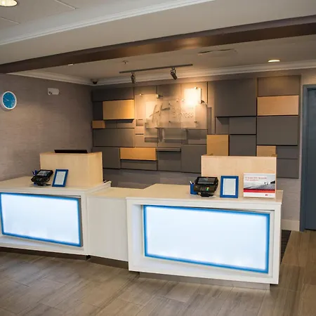 Holiday Inn Express Hotel & Suites Lexington-Downtown University By Ihg-2