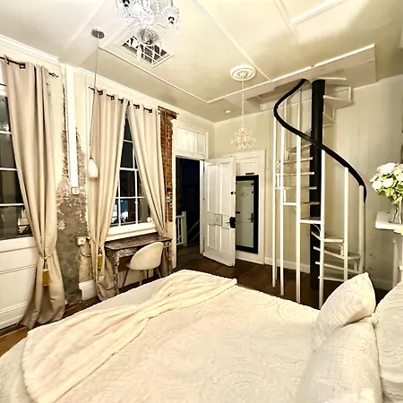 Fleur De Lis Mansion-3