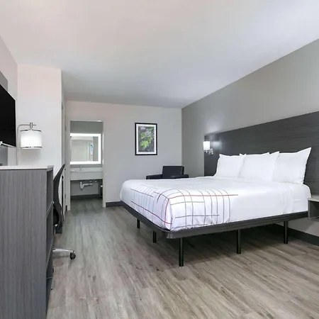 La Quinta Inn By Wyndham Dallas Uptown-2