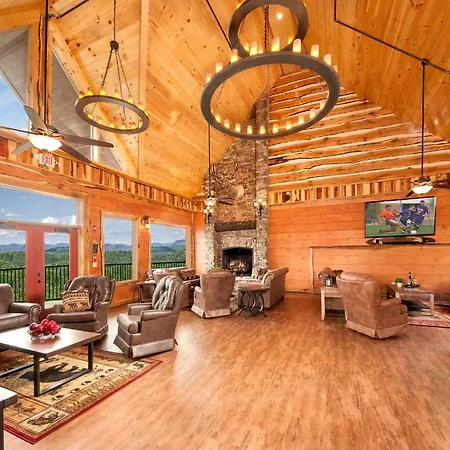 Skyview Mansion:13Bdrm, 17Bath, Sleeps 70, Indoor Pool, Amazing Views-2