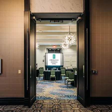 Embassy Suites Louisville Downtown-2