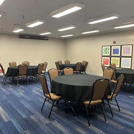 Holiday Inn Express Hotel & Suites Sioux Falls At Empire Mall By Ihg-2