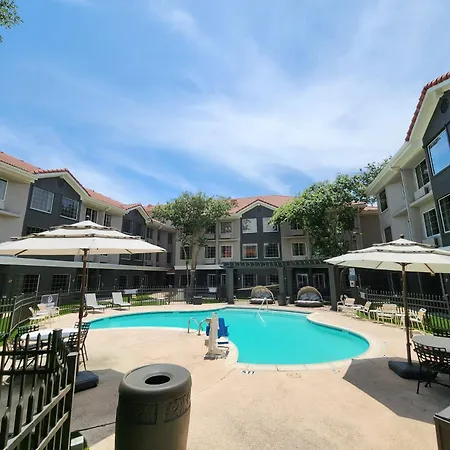 La Quinta By Wyndham Dallas - Addison Galleria-3