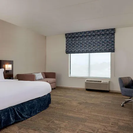 Hampton Inn Baltimore Bayview Campus-3