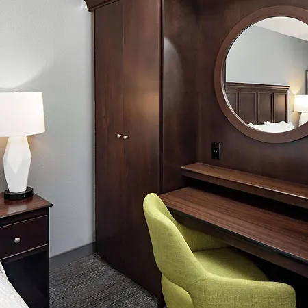 Hampton Inn & Suites Houston-Medical Center-Nrg Park-2