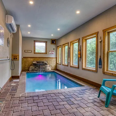 Ern841 - Sweet Feet Retreat - Location, Location, And Private Indoor Pool! Cabin-2