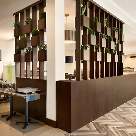 Embassy Suites By Hilton San Antonio Landmark-3