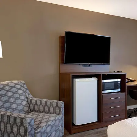 Days Inn By Wyndham Victoria Uptown-2