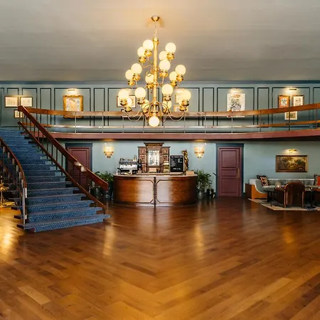 The Hotel Chalet At The Choo Choo-3