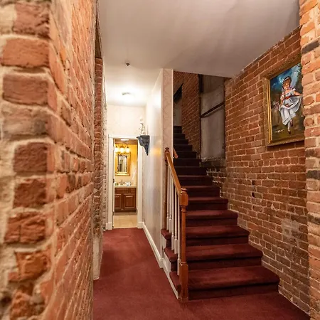 Quarter House Suites-2