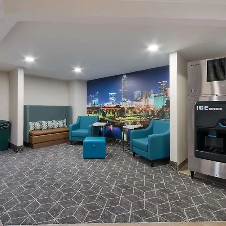 Clarion Pointe Okc Airport-3