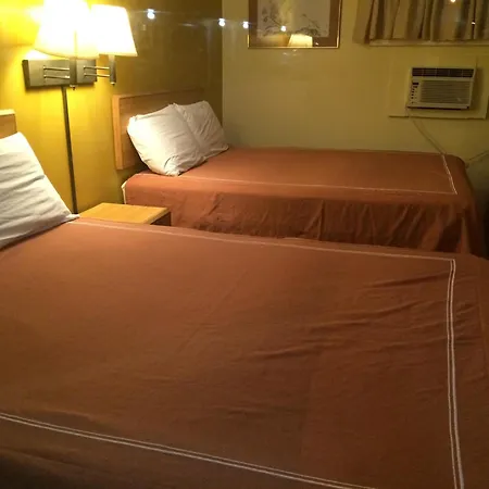 Caravan Motel-3