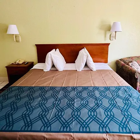 Ozark Inn And Suites-2