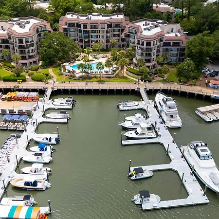 Yacht Club 7548-2