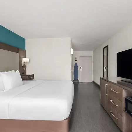 Wingate By Wyndham Kansas City-3