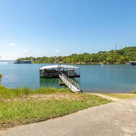 Artilla Cove Cabin 1- Lakeside - Pool & Hot Tub-3