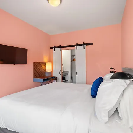 The Iris Motel-3