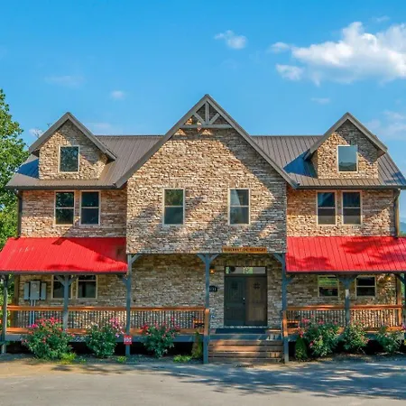 Hibernation Retreat - Luxury Pool & Mountain Views-2